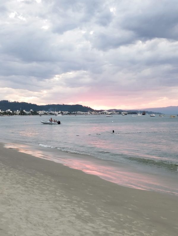 Apartamento próximo do mar em Florianópolis.