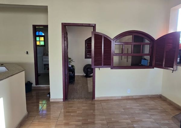 Quarto e banheiro privado